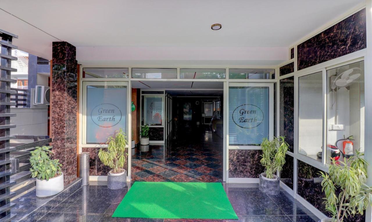 Green Earth Hotel Gurgaon Exterior photo